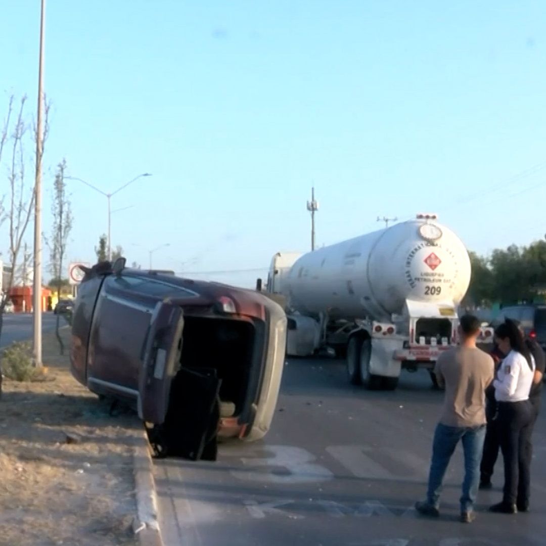 Conductor Choca Contra Pipa de Combustible tras Dormitar en Piedras Negras